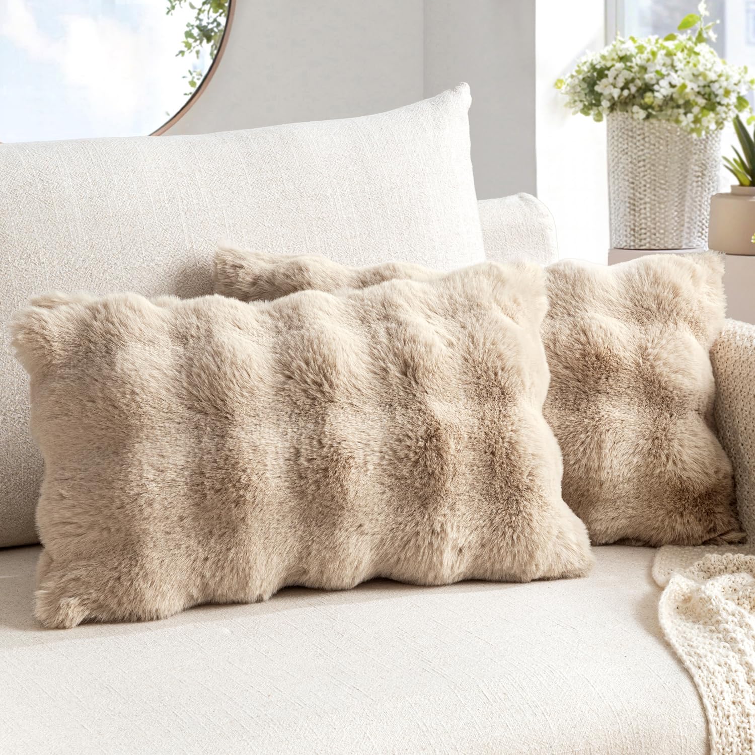 MIULEE Faux Fur Pillow Covers Thick Soft Plush Throw Pillows Luxury Spring Home Decor for Holiday Couch Bedroom Living Room Sofa,18x18 Inch Pack of 2 White