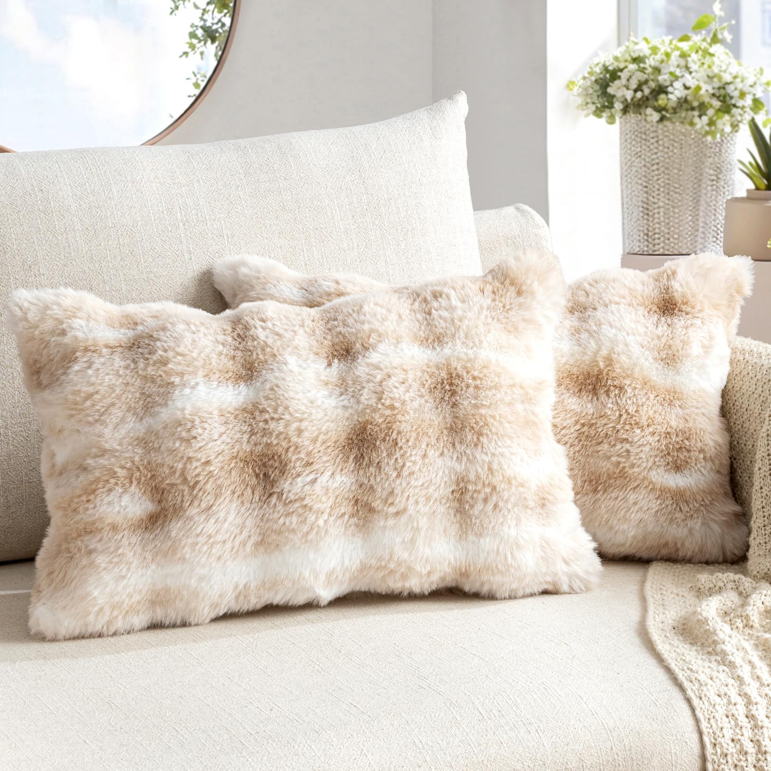 MIULEE Faux Fur Pillow Covers Thick Soft Plush Throw Pillows Luxury Spring Home Decor for Holiday Couch Bedroom Living Room Sofa,18x18 Inch Pack of 2 White