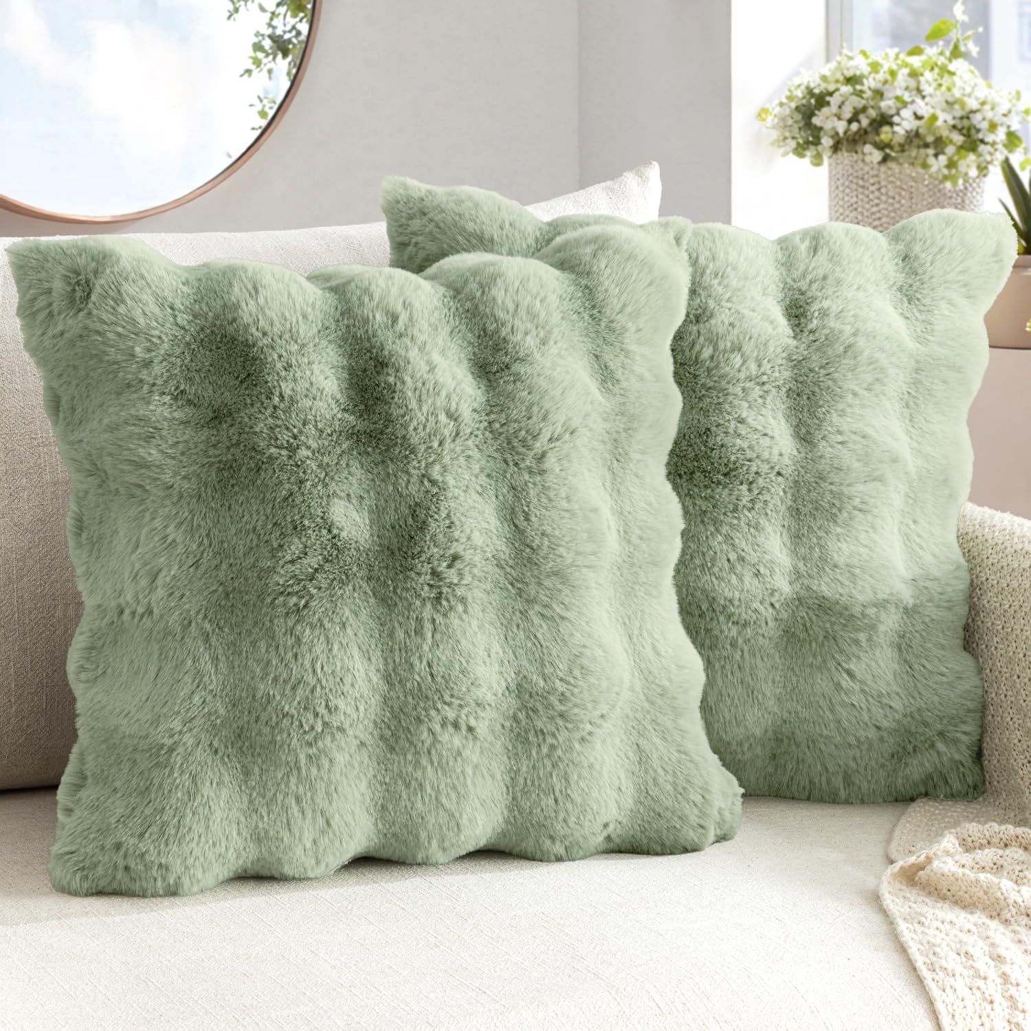 MIULEE Faux Fur Pillow Covers Thick Soft Plush Throw Pillows Luxury Spring Home Decor for Holiday Couch Bedroom Living Room Sofa,18x18 Inch Pack of 2 White