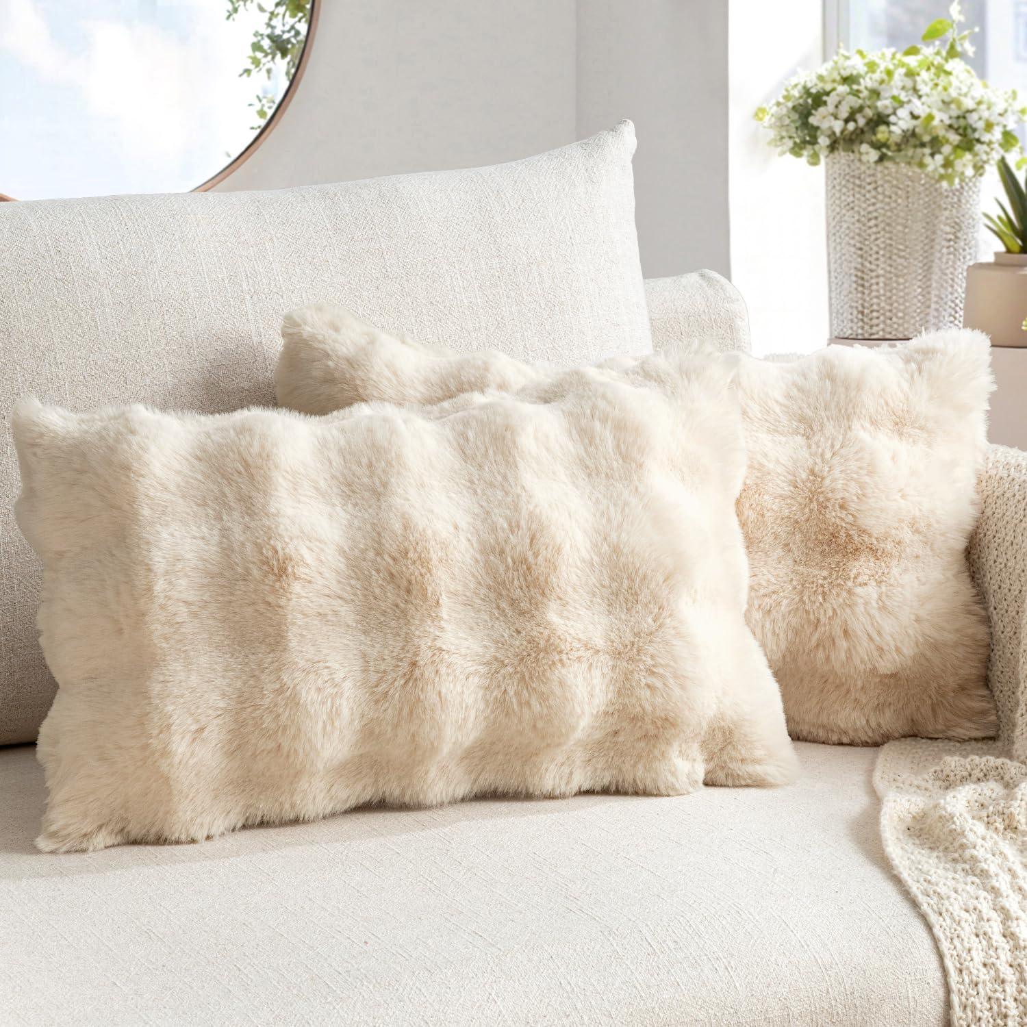 MIULEE Faux Fur Pillow Covers Thick Soft Plush Throw Pillows Luxury Spring Home Decor for Holiday Couch Bedroom Living Room Sofa,18x18 Inch Pack of 2 White